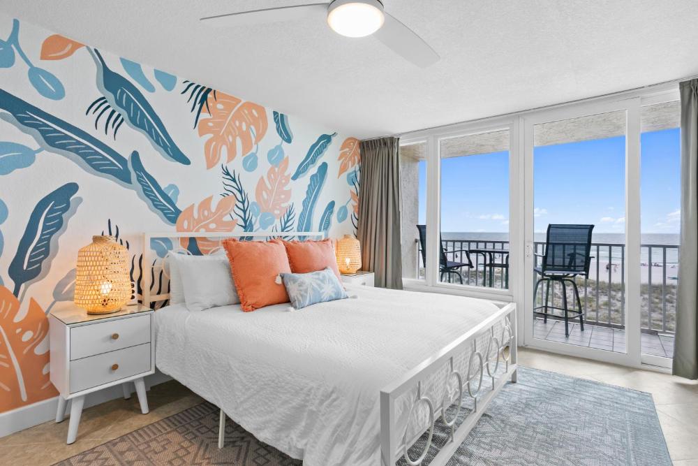 King Suite with Sea View interior